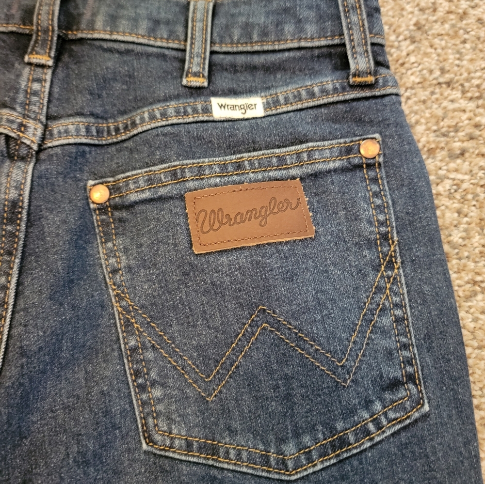 Brand new Wrangler westward 626 high-rise bootcut jeans 28/34